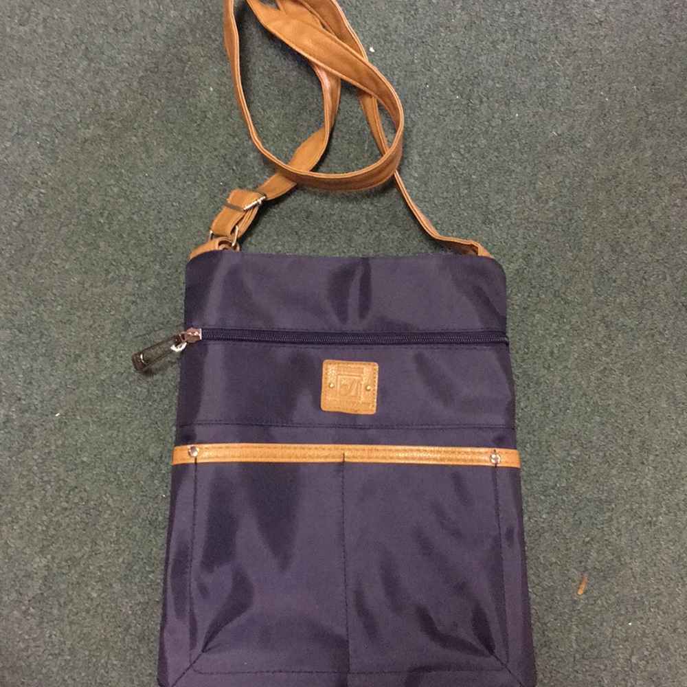 Stone Mountain crossbody
